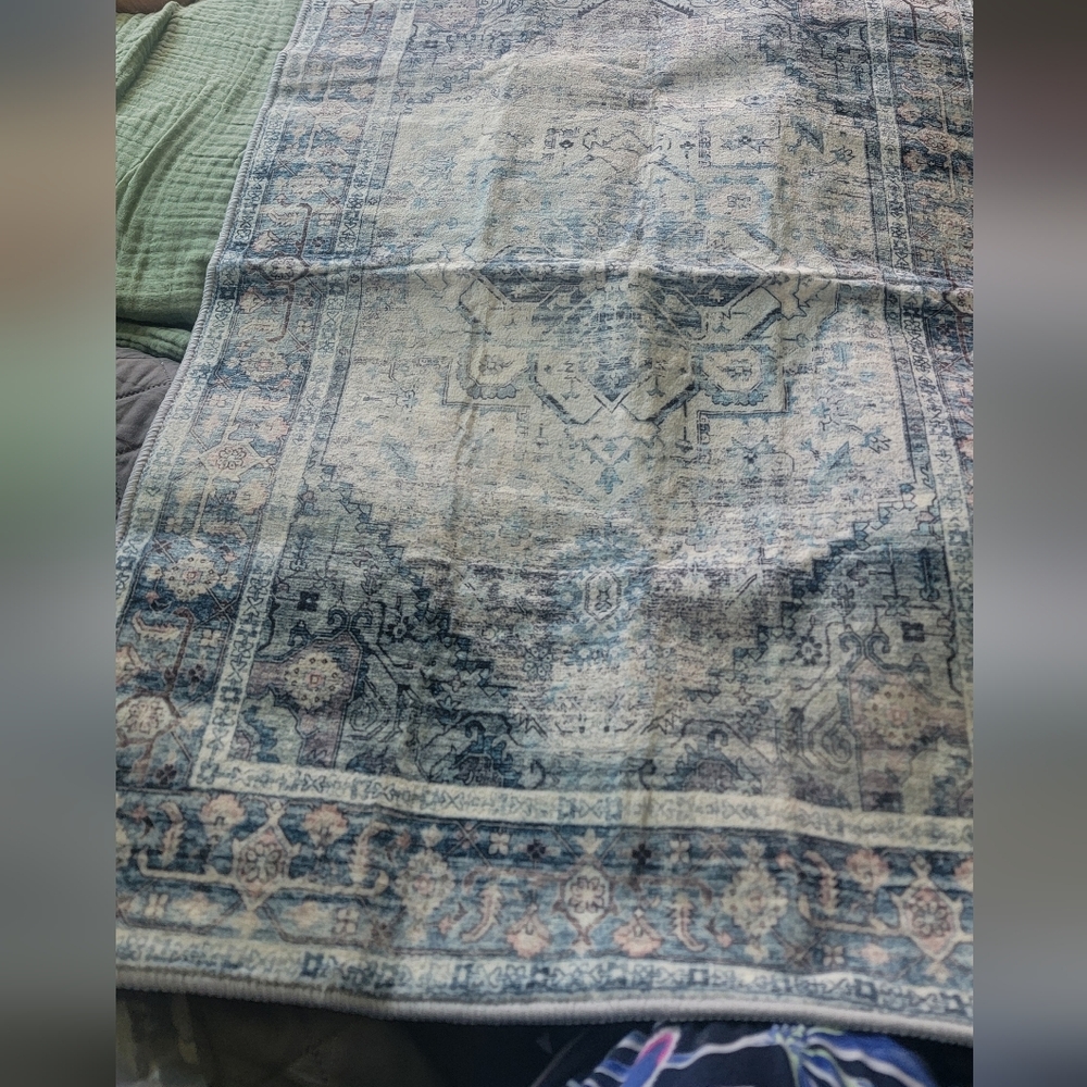****SOLD****Vintage Style 2'x3' Blue and Cream Area Rug